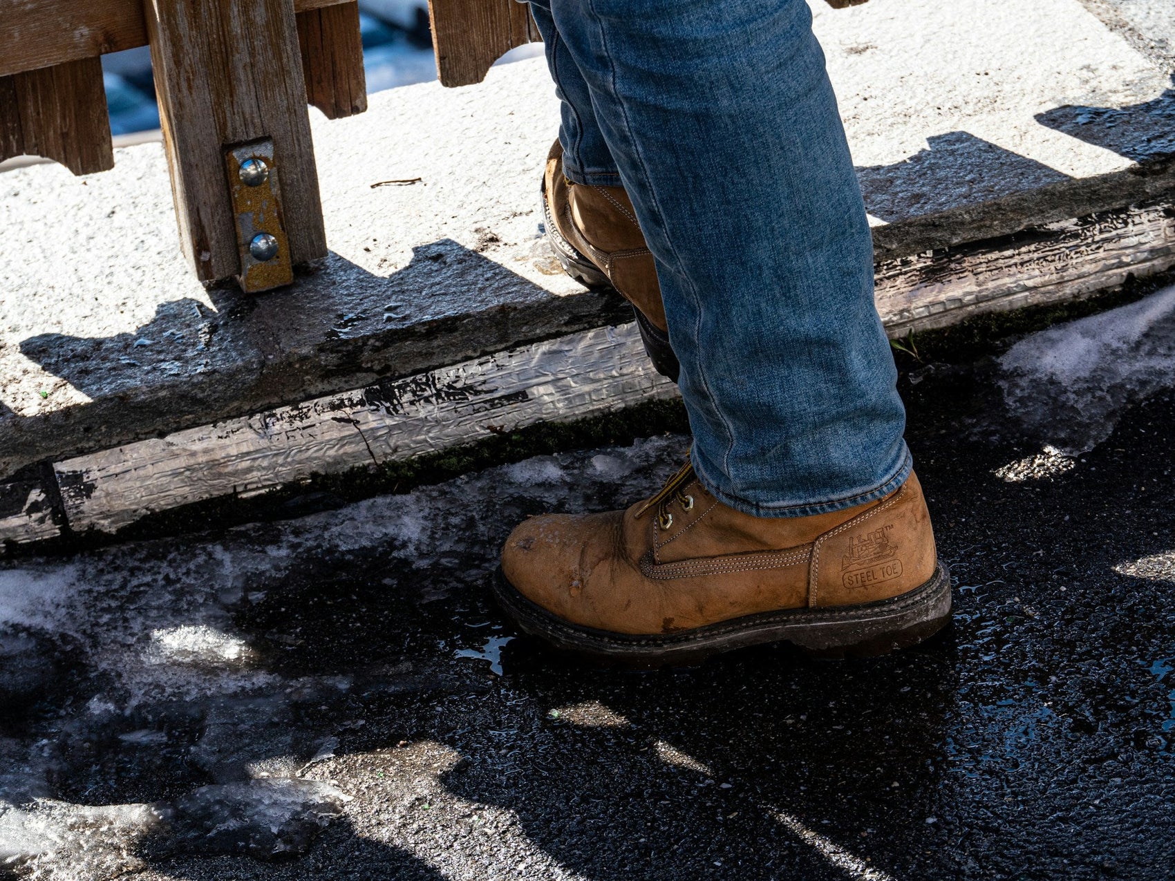 How to Choose Slip On Steel Cap Boots for Long Shifts